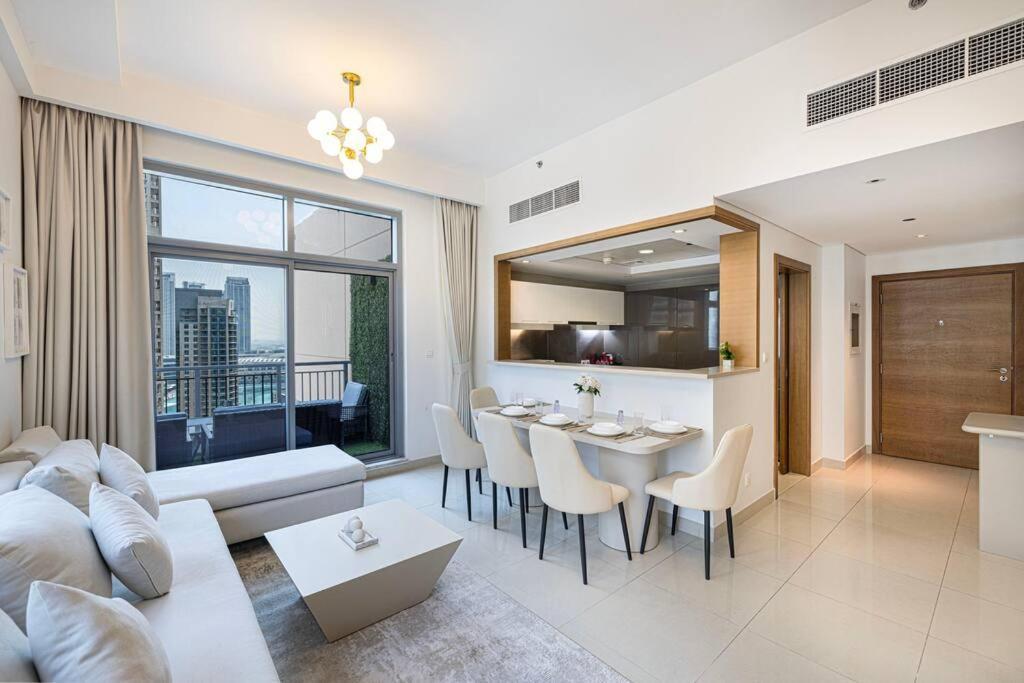 Lux Unit With Burj & Fountain View I Walk Mall Apartment Dubai